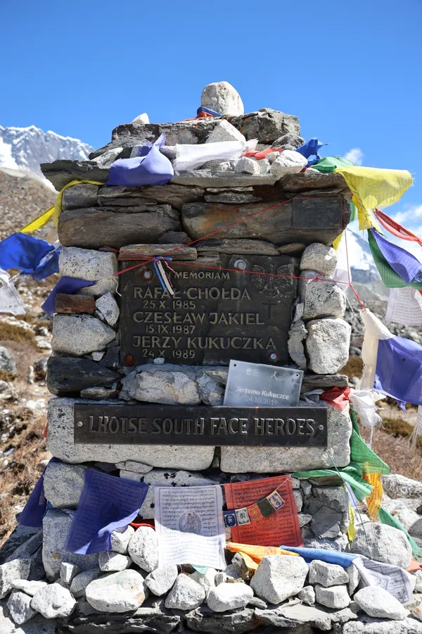 A stone monument honoring legendary climbers near the trail to Chhukung