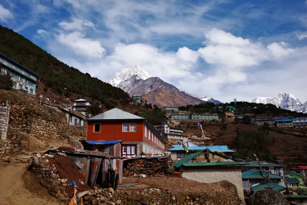 Thamserku rising sharply behind the high-altitude village of Phortse